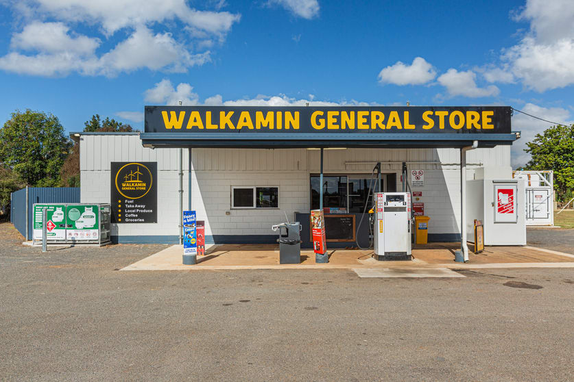 Click to view all images 1 Banksia Street Walkamin QLD 4872 - Image 1