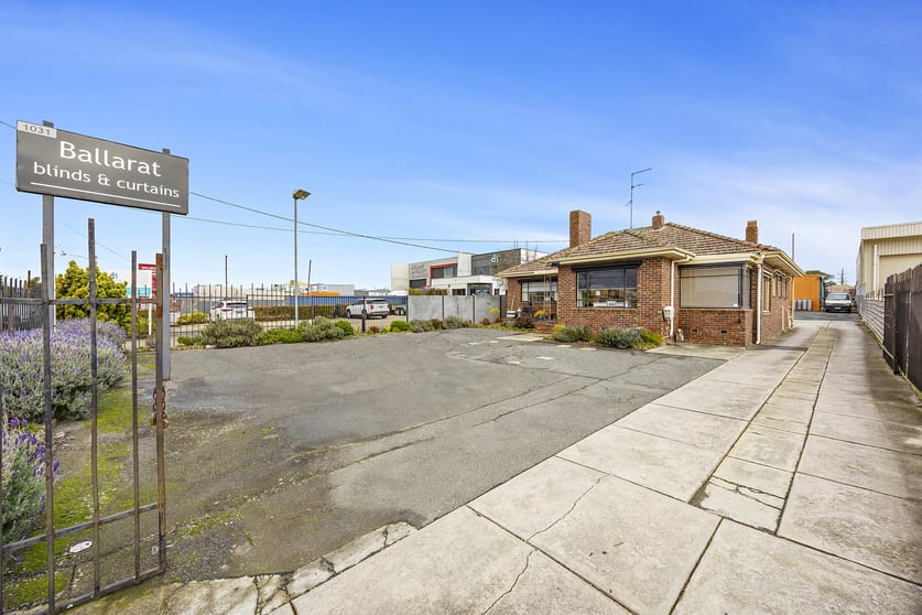 Click to view all images 1031A Howitt Street Wendouree VIC 3355 - Image 3