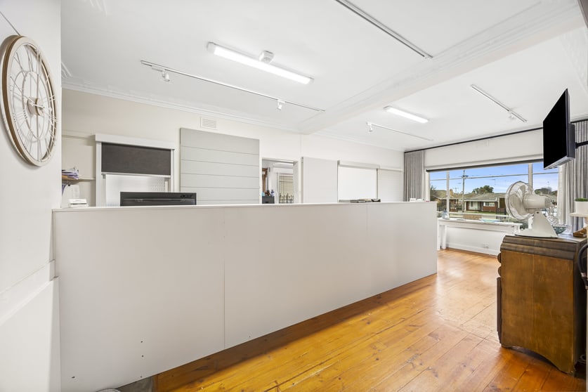 Click to view all images 1031A Howitt Street Wendouree VIC 3355 - Image 2