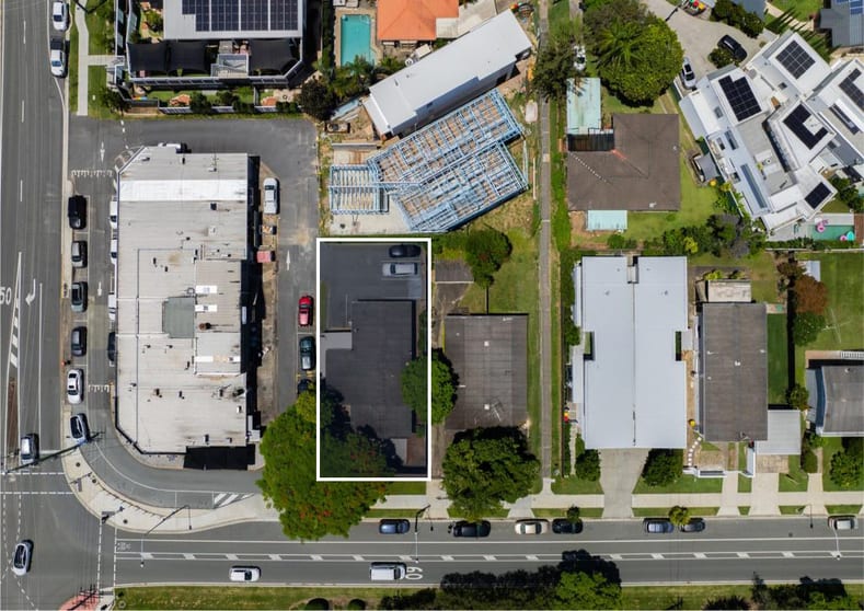 18 T E Peters Drive Broadbeach Waters QLD 4218 - Image 2