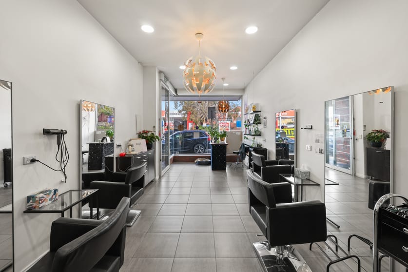 Click to view all images 43 Whitehorse Road Deepdene VIC 3103 - Image 3