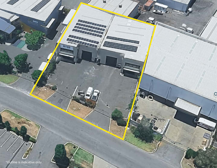 Click to view all images 1/3 Tacoma Circuit Canning Vale WA 6155 - Image 1
