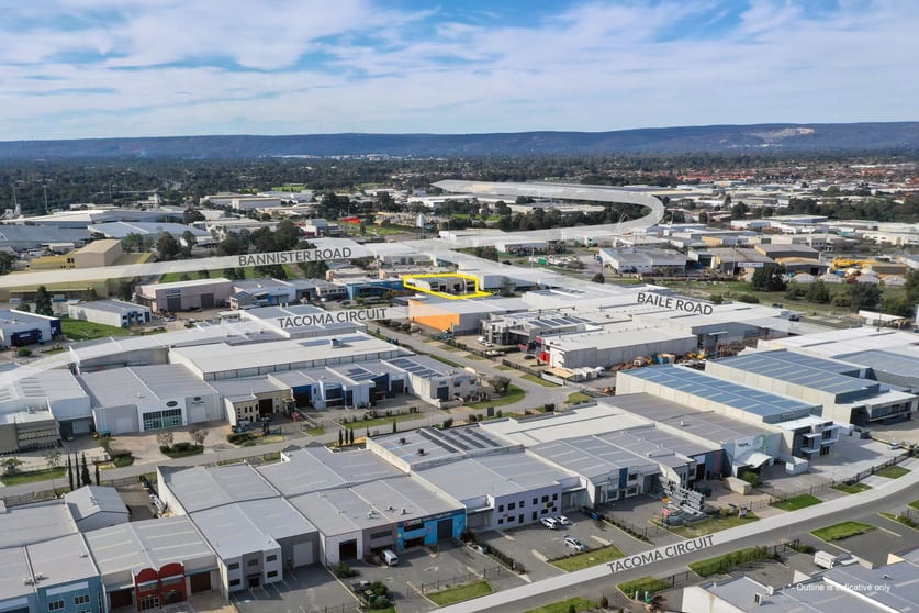 Click to view all images 1/3 Tacoma Circuit Canning Vale WA 6155 - Image 2
