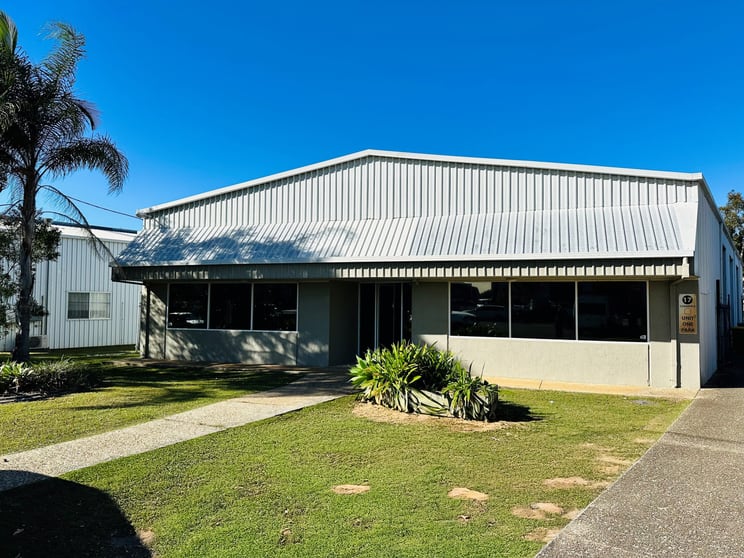 Click to view all images 1/17 Commerce Court Noosaville QLD 4566 - Image 1