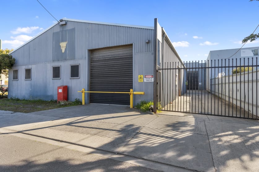 Click to view all images 3 Churchill Street Williamstown North VIC 3016 - Image 2