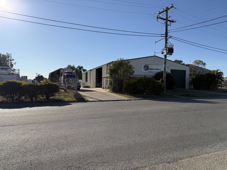 Click to view all images 18-20 Industrial Drive Emerald QLD 4720 - Image 1