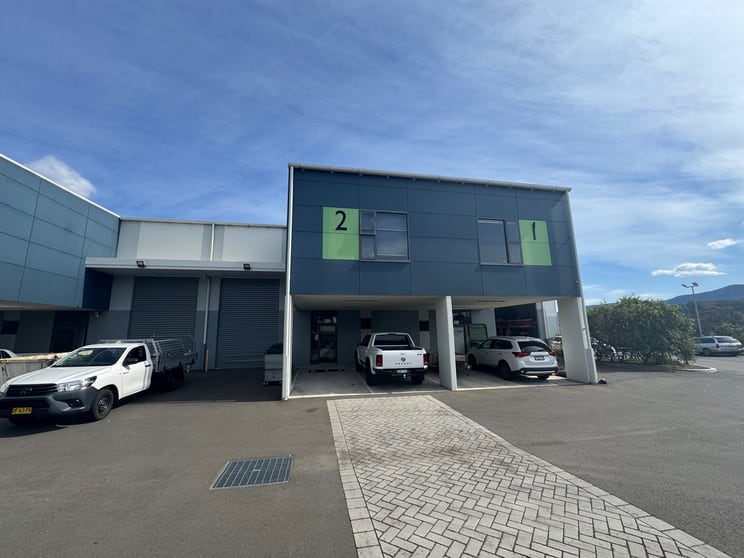 Click to view all images 2/10-12 Sylvester Avenue Unanderra NSW 2526 - Image 2