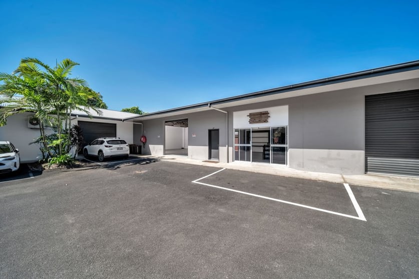 Click to view all images 5/2-4 Stephens Street Mission Beach QLD 4852 - Image 1