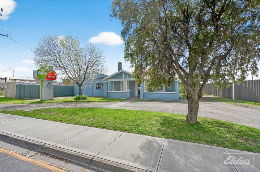 60 Maude Street Victor Harbor SA 5211 - Image 2