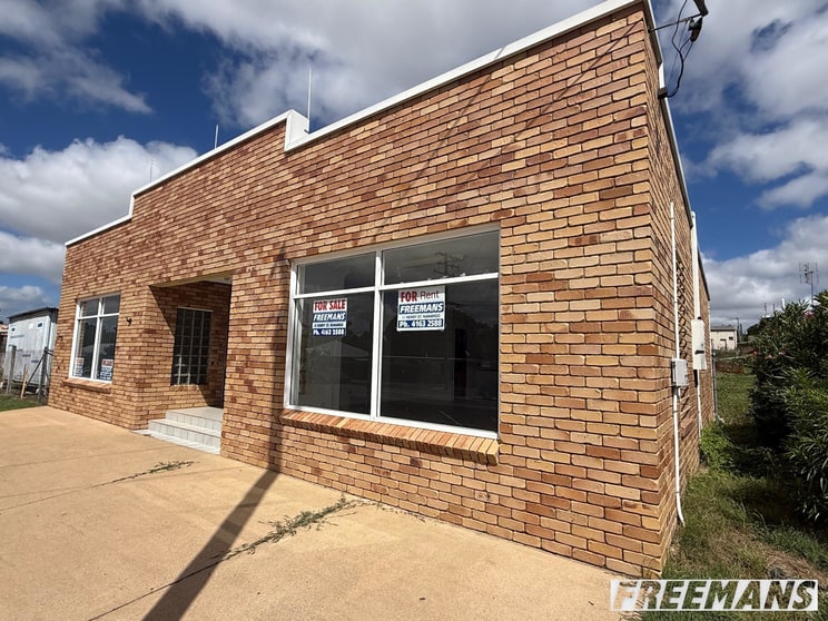 Click to view all images 31 Henry Street Nanango QLD 4615 - Image 2