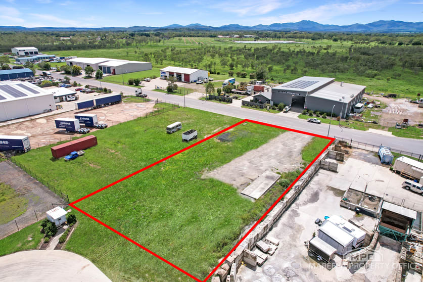 Click to view all images 28 Martin Tenni Drive Mareeba QLD 4880 - Image 2