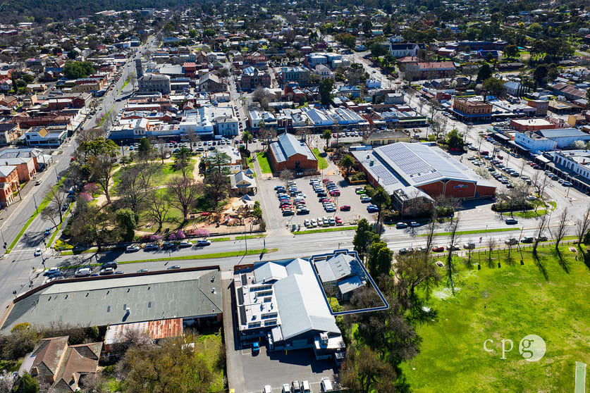 Click to view all images 52 Forest Street Castlemaine VIC 3450 - Image 3