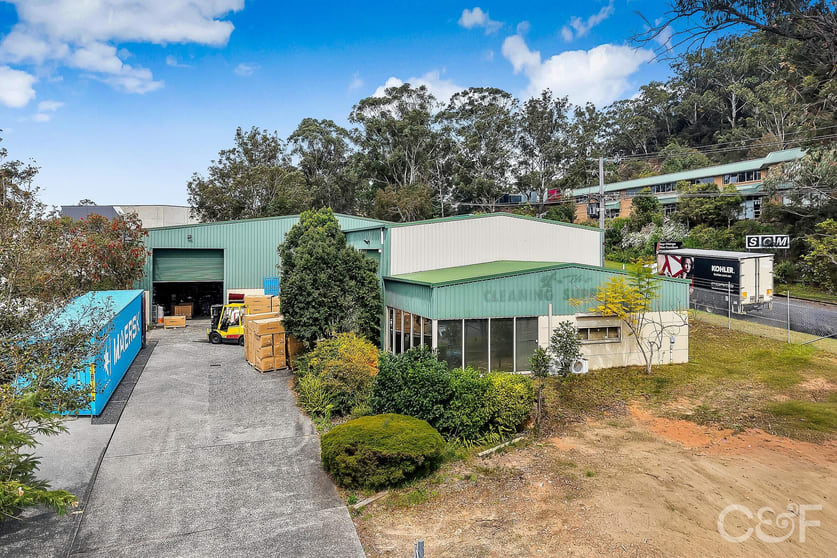 Click to view all images 5 Carnarvon Road West Gosford NSW 2250 - Image 2