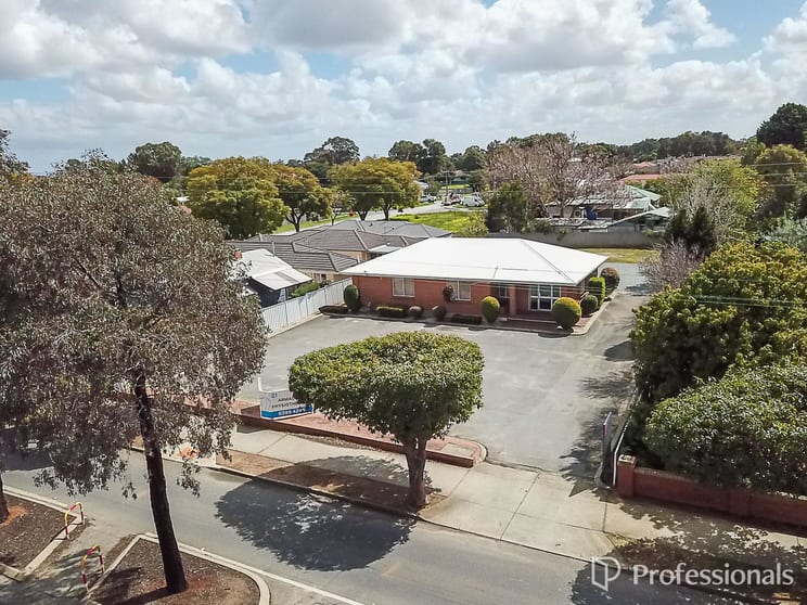 21 Forrest Road Armadale WA 6112 - Image 2