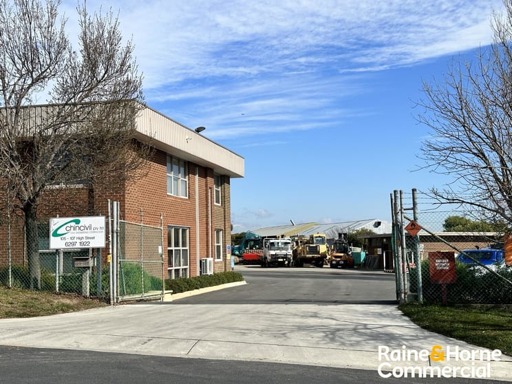 Click to view all images 2/105-107 High Street Queanbeyan NSW 2620 - Image 1