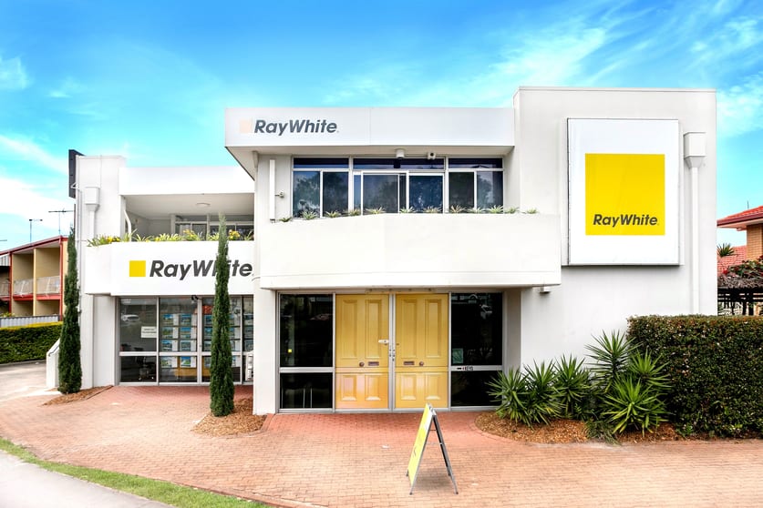 Click to view all images 1&2/30 Ferguson Avenue Bongaree QLD 4507 - Image 3