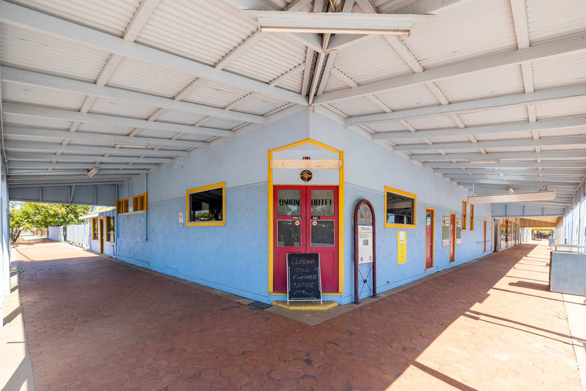 61 Oak Street Barcaldine QLD 4725 - Image 2