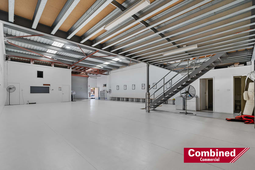 Click to view all images 2/17 Bellingham Street Narellan NSW 2567 - Image 2
