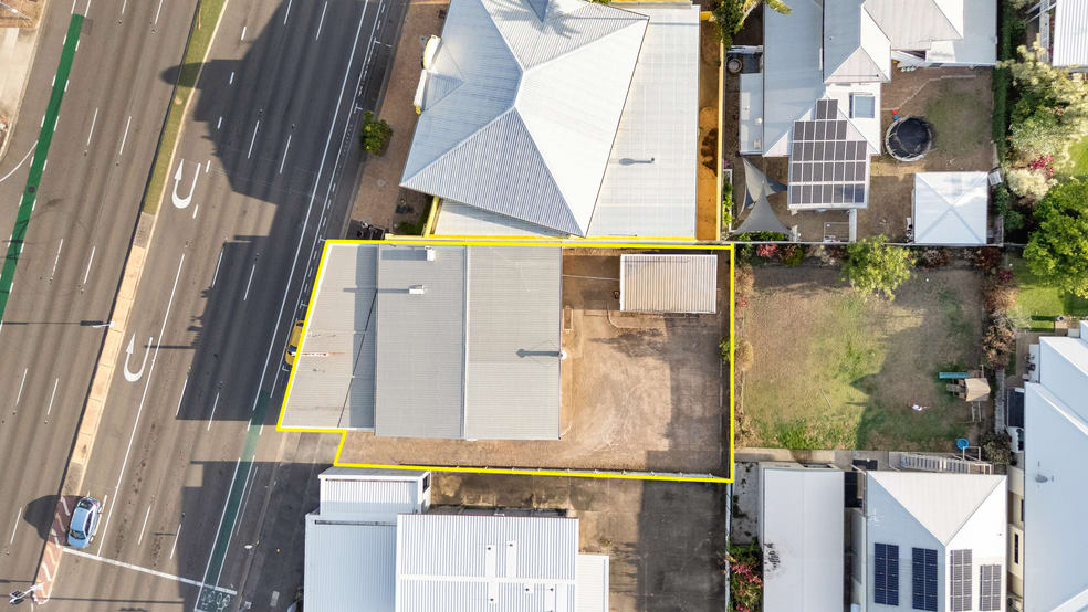 169 Charters Towers Road Hyde Park QLD 4812 - Image 2