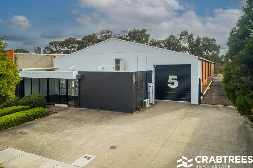 Click to view all images 5 Geddes Street Mulgrave VIC 3170 - Image 1