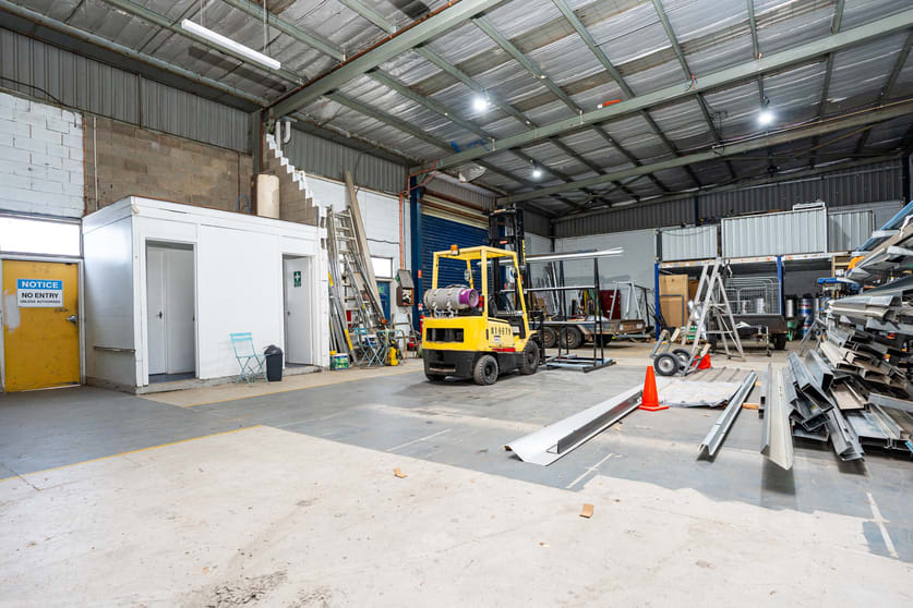 Click to view all images 19 & 21 Reid Street Wodonga VIC 3690 - Image 3