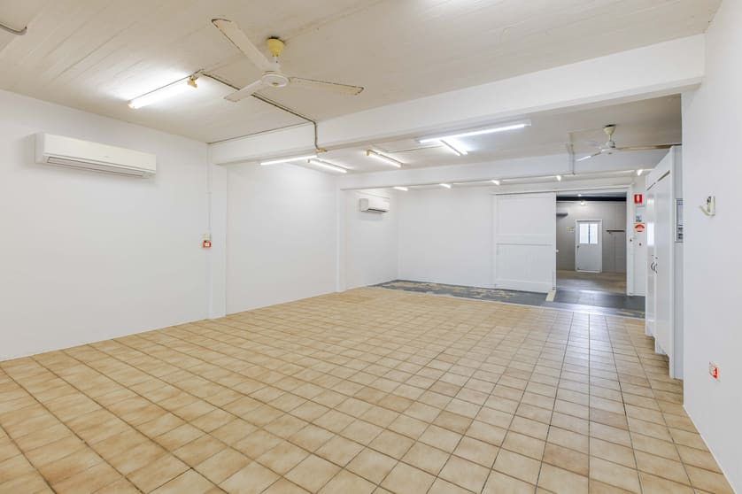 Click to view all images 6 Front Street Mossman QLD 4873 - Image 2