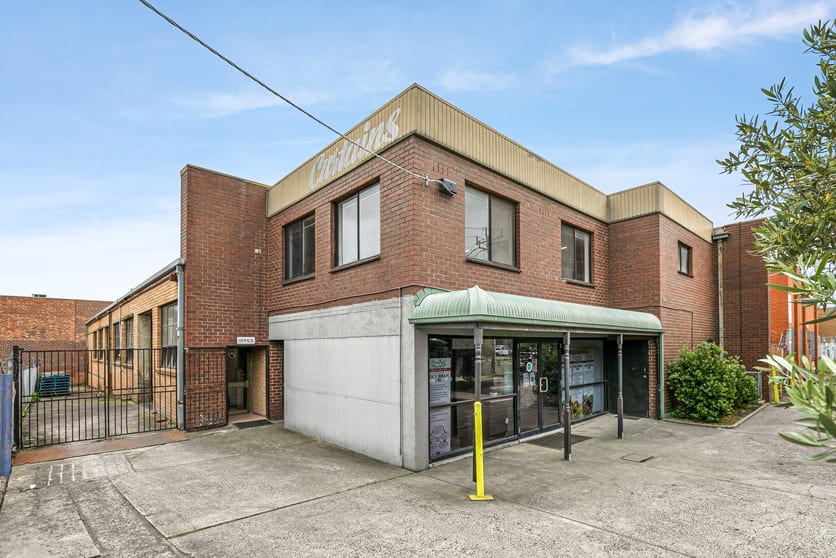 Click to view all images 19 Aylward Avenue Thomastown VIC 3074 - Image 1
