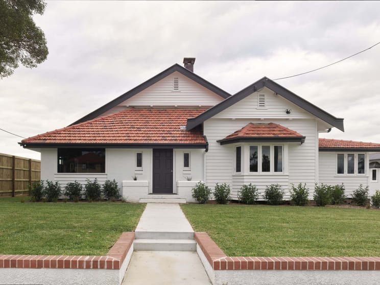1018 Logan Road Holland Park West QLD 4121 - Image 2