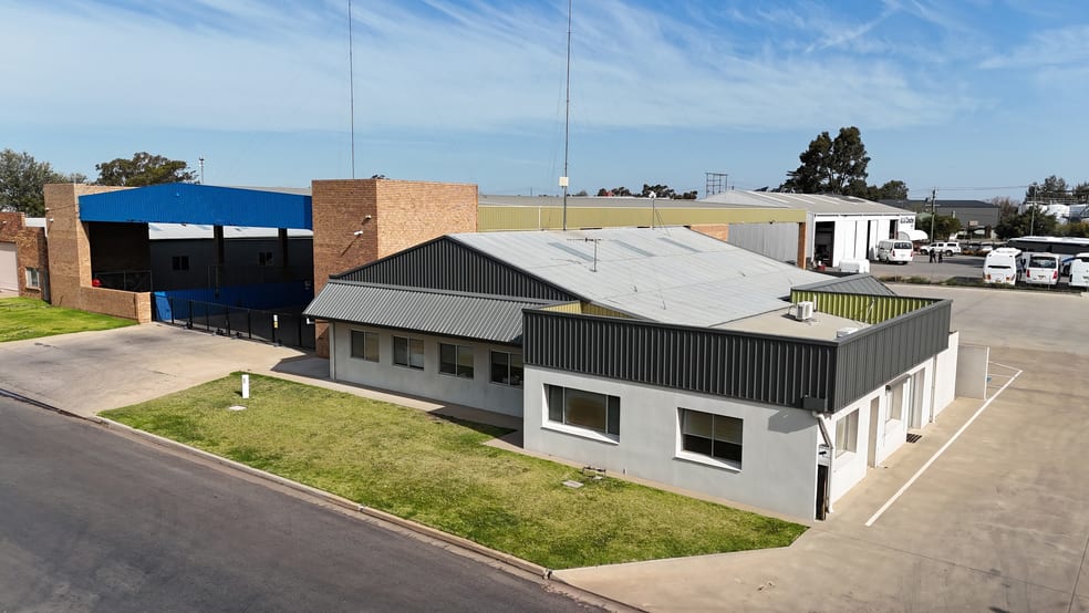 Click to view all images 8-10 Lasscock Road Griffith NSW 2680 - Image 3