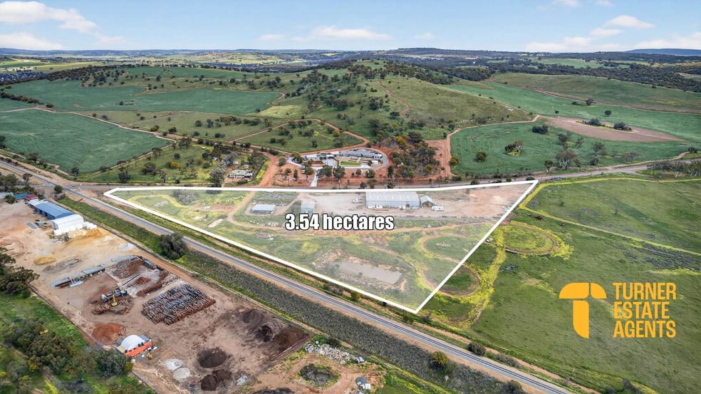 Click to view all images 136 Newcastle Road Northam WA 6401 - Image 2