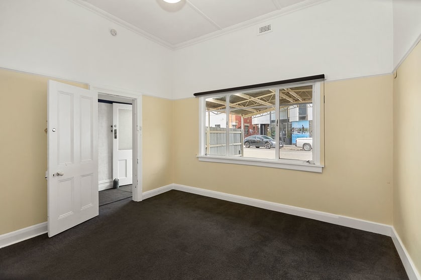 Click to view all images 4 Como Street Malvern VIC 3144 - Image 3