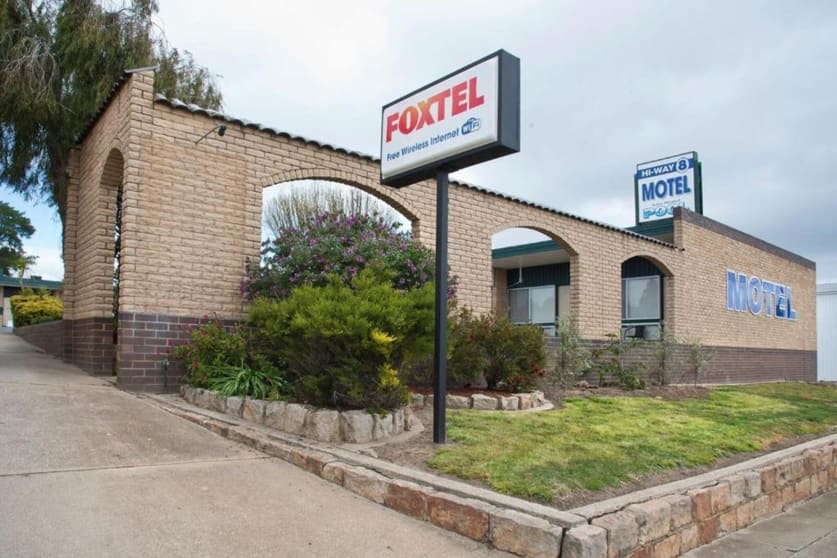 Click to view all images 28 Longfield Street (western Highway) Stawell VIC 3380 - Image 1