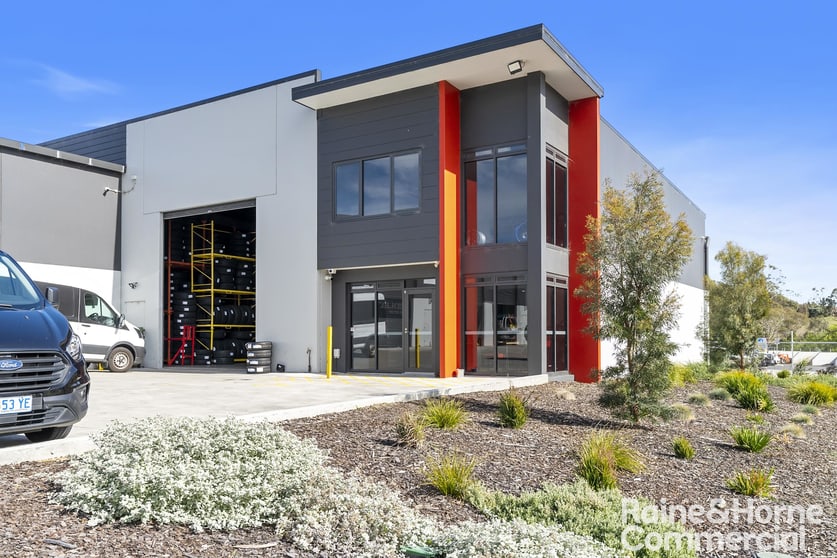 Click to view all images Unit 1/13 Abernant Way Cambridge TAS 7170 - Image 3