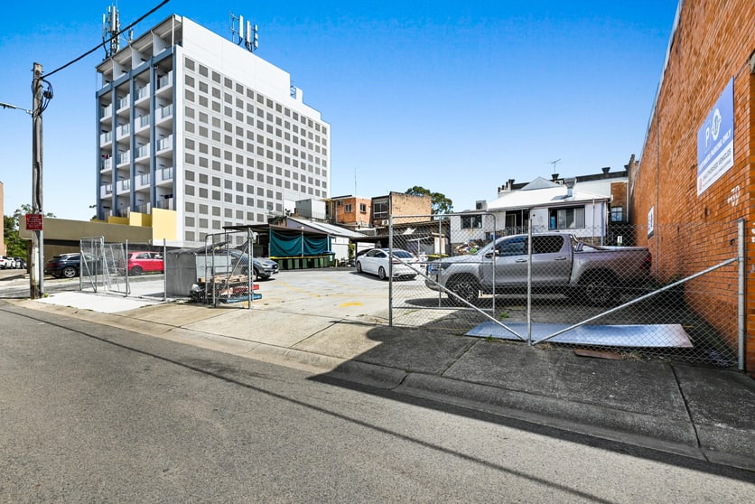Click to view all images 37 RYEDALE RD West Ryde NSW 2114 - Image 3