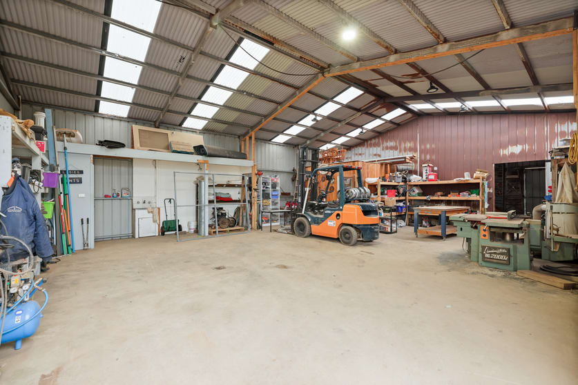 Click to view all images 98 Dunsmore Road Cowes VIC 3922 - Image 3
