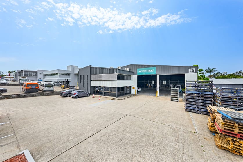 Click to view all images 25 Devlan Street Mansfield QLD 4122 - Image 1