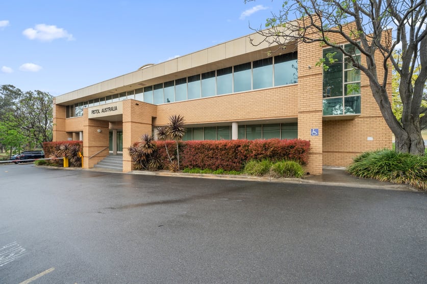 Click to view all images 8/2 Phipps Close Deakin ACT 2600 - Image 1