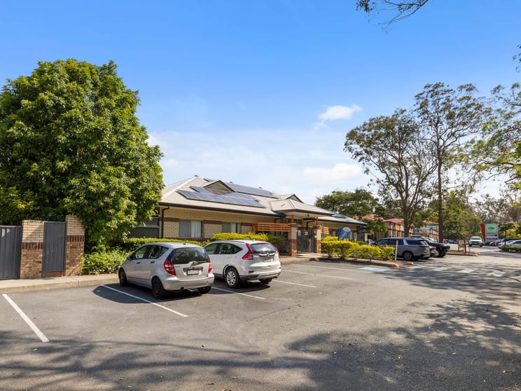 16 Carnarvon Close Forest Lake QLD 4078 - Image 1