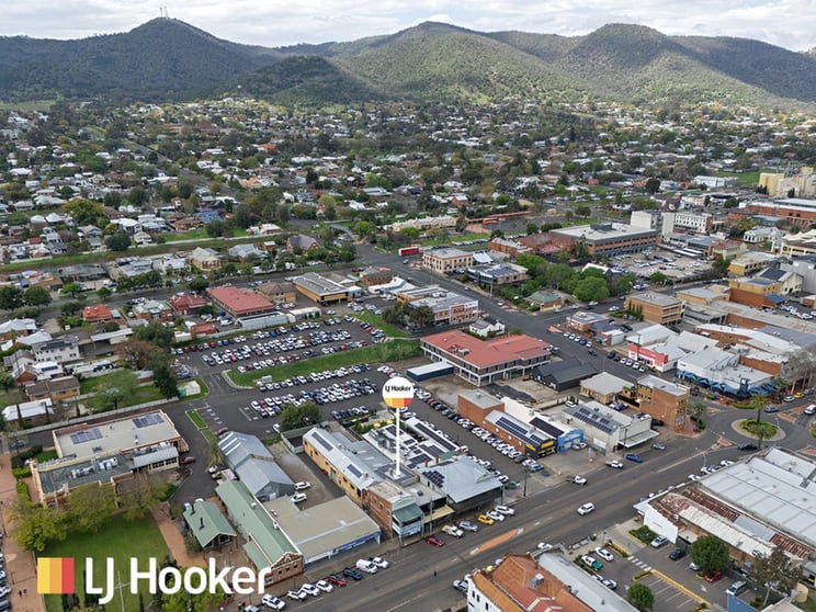 230 Peel Street Tamworth NSW 2340 - Image 2