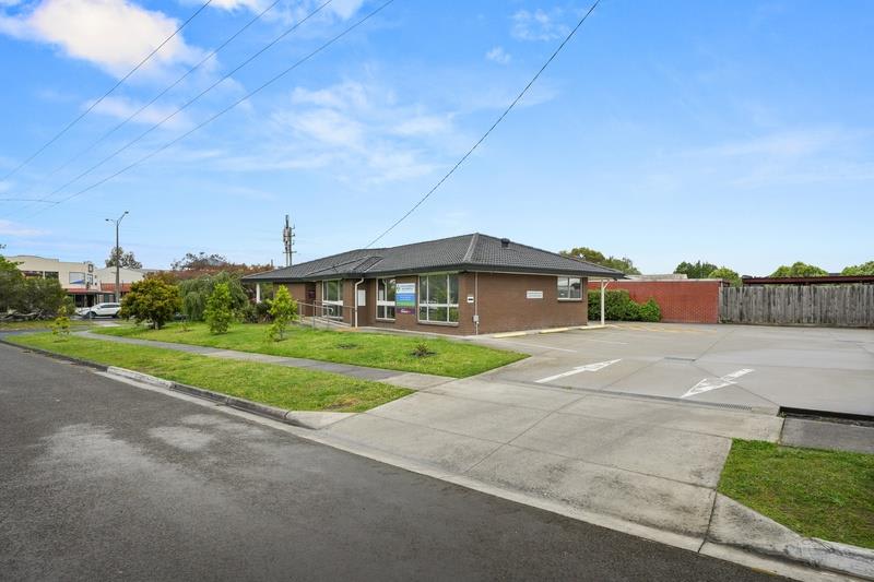 Click to view all images 2 Ann Street Beaconsfield VIC 3807 - Image 1