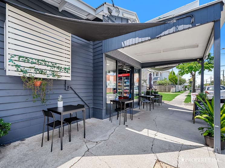 Click to view all images 192 Oxley Road Graceville QLD 4075 - Image 2