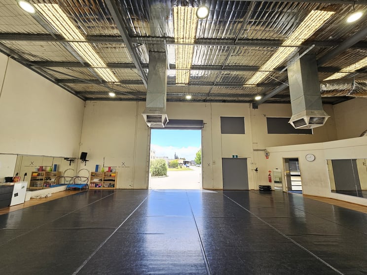 Click to view all images 1/32 Boulder Road Malaga WA 6090 - Image 3