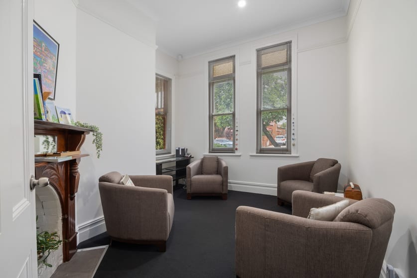 566 Englehardt Street Albury NSW 2640 - Image 3