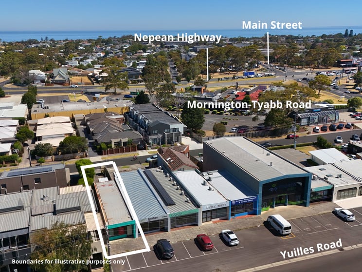 Click to view all images 13 Yuilles Road Mornington VIC 3931 - Image 1