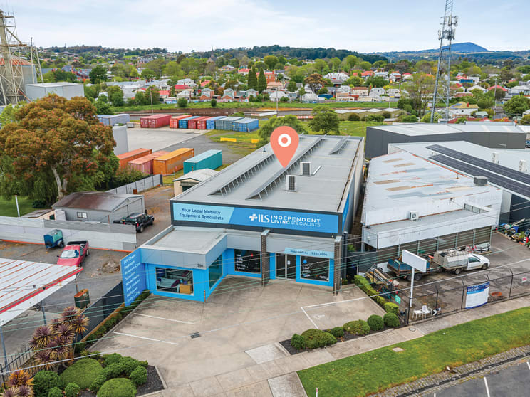 Click to view all images 206 Creswick Road Ballarat Central VIC 3350 - Image 3