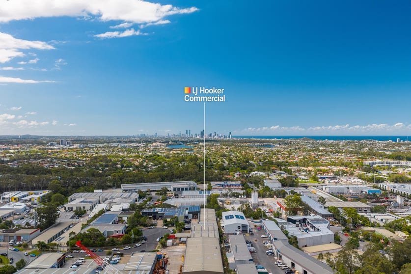 Click to view all images 7 Davo Court Burleigh Heads QLD 4220 - Image 2