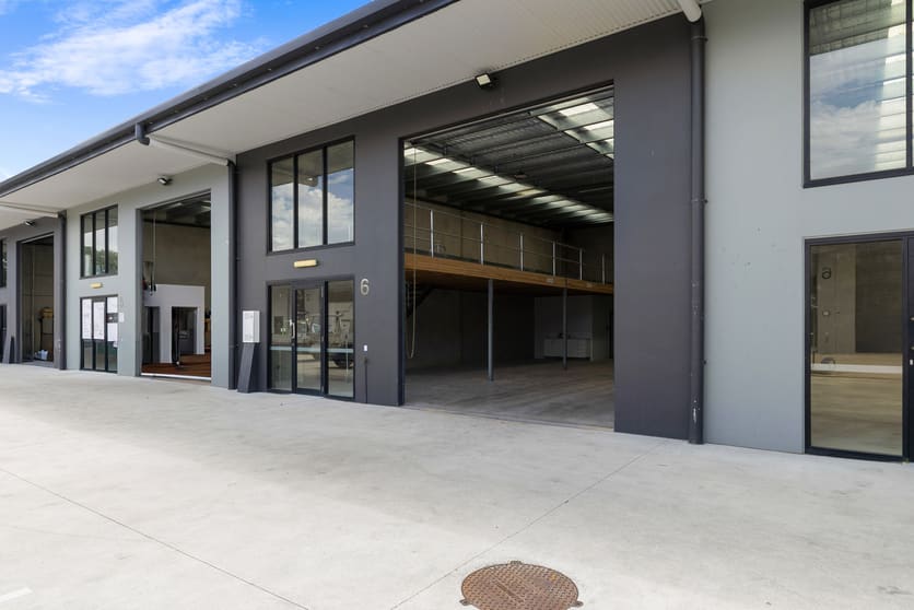 Click to view all images 6 & 7/17 Lomandra Place Coolum Beach QLD 4573 - Image 2