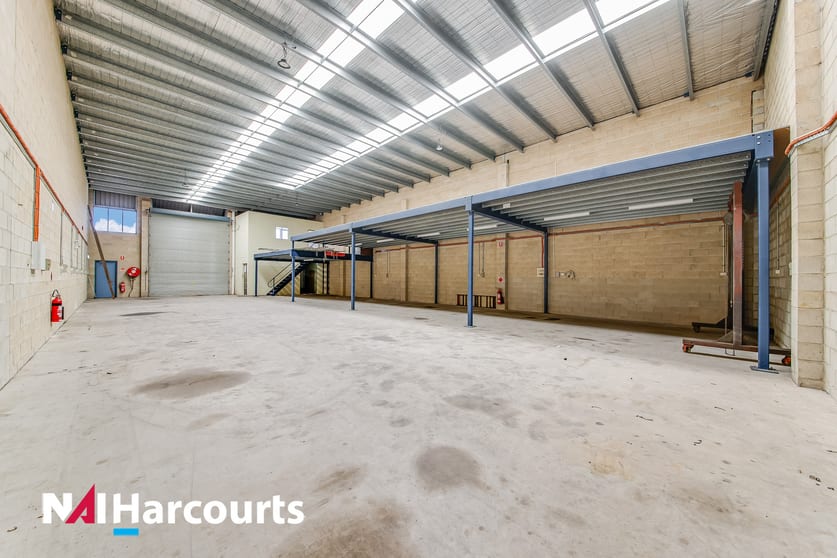 Click to view all images 2/5 Shaw Road Ingleburn NSW 2565 - Image 2