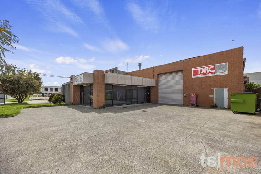 Click to view all images 60 De Havilland Road Mordialloc VIC 3195 - Image 3
