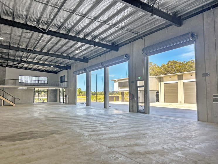 Click to view all images 1-3 Creek Crescent Beerwah QLD 4519 - Image 2